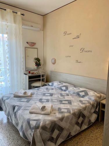 Hostal New Hotel Cirene Room Quadriple With Breakfast