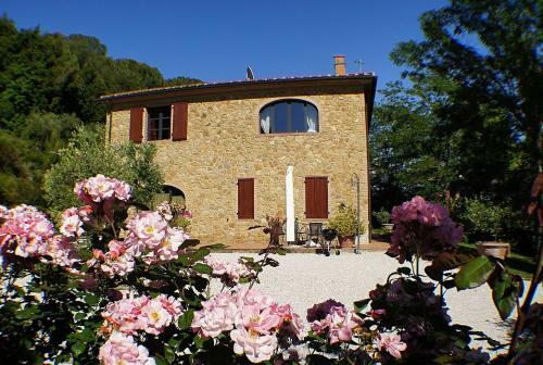 Riparbella Villa Sleeps 3 Pool