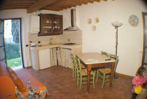 Riparbella Villa Sleeps 3 Pool