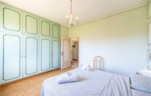 Four-bedroom Holiday Home 0 In Bogliaco Bs
