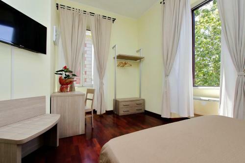 Hostal Lhg Comfy Rooms