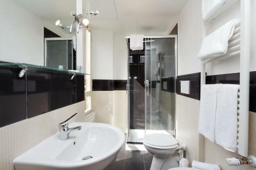 Hostal Lhg Comfy Rooms