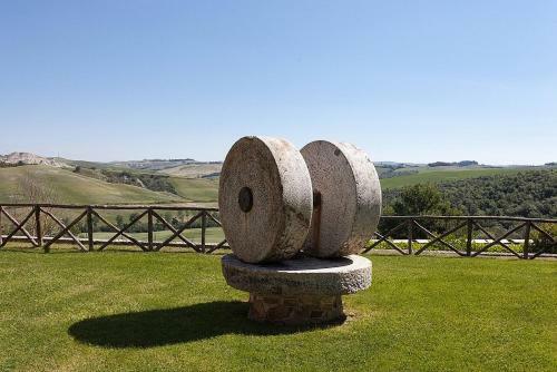 Campana Villa Sleeps 6 Pool Wifi