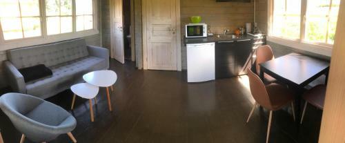 Hostal L�ns� Guesthouse