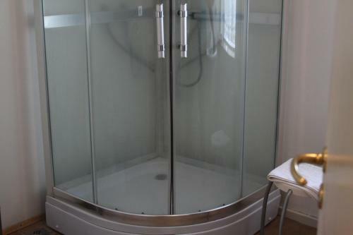 Hostal L�ns� Guesthouse
