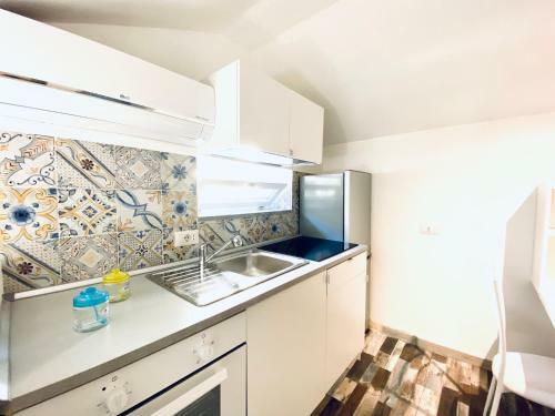 Apartamento Teatro Verdi Cozy Attic Studio With Balcony