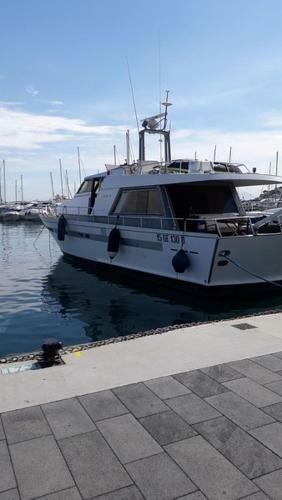 Akhir Cruise Charter