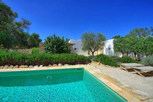 San Michele Salentino Villa Sleeps 6 Pool Air Con