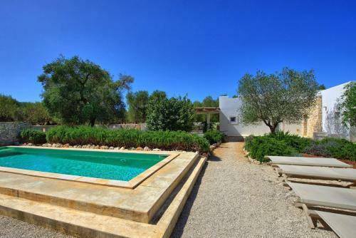 San Michele Salentino Villa Sleeps 6 Pool Air Con