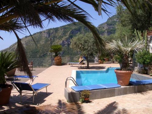 San Michele Di Serino Villa Sleeps 14 Pool Air Con