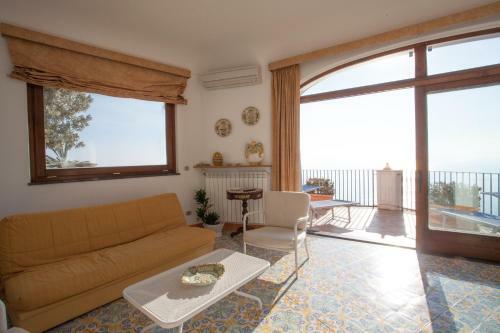 San Michele Di Serino Villa Sleeps 14 Pool Air Con