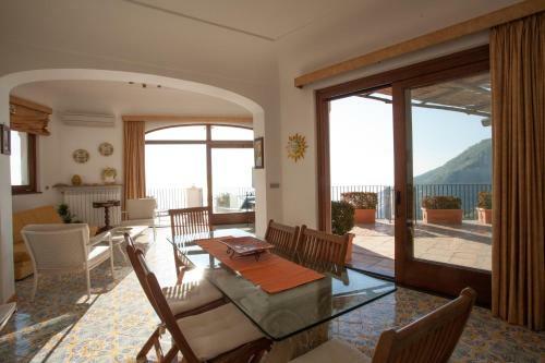 San Michele Di Serino Villa Sleeps 14 Pool Air Con