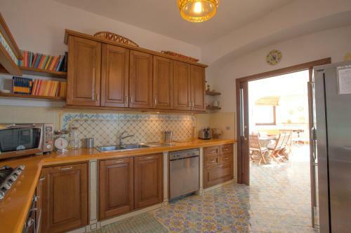 San Michele Di Serino Villa Sleeps 14 Pool Air Con