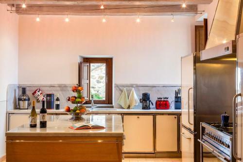 San Pietro Villa Sleeps 16 Pool Air Con Wifi