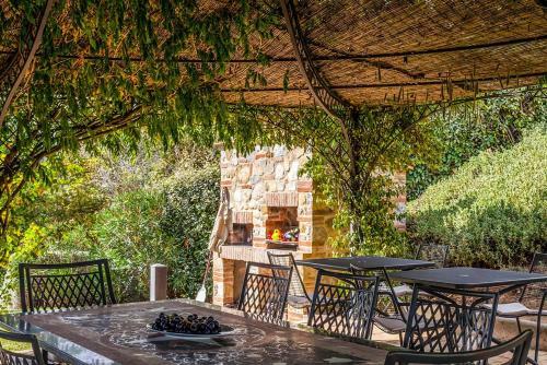 San Pietro Villa Sleeps 16 Pool Air Con Wifi