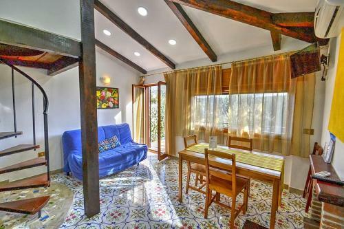 Sant'agata Sui Due Golfi Villa Sleeps 4 Air Con