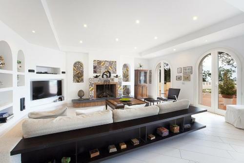 Sant'agata Sui Due Golfi Villa Sleeps 11 Pool Wifi
