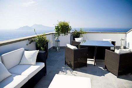 Sant'agata Sui Due Golfi Villa Sleeps 6 Air Con
