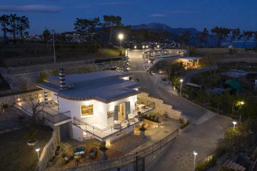 Amore Rentals - Villa Ligea