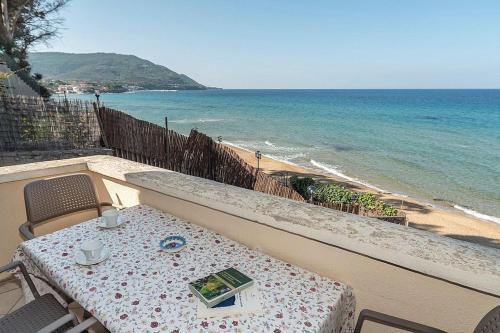 Santa Maria Villa Sleeps 6 Air Con Wifi