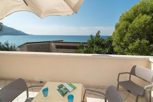 Santa Maria Villa Sleeps 6 Air Con Wifi
