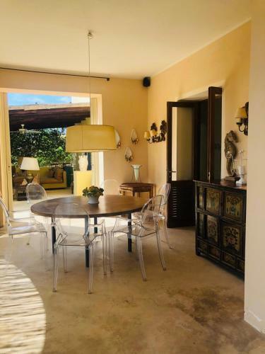 Villa Il Carrubo - Elegante, Con Piscina E Splendida Vista Sul Mare