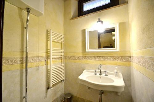 Ellerone Villa Sleeps 24 Pool Air Con Wifi