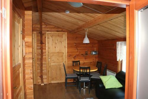 �thl�d Cottages