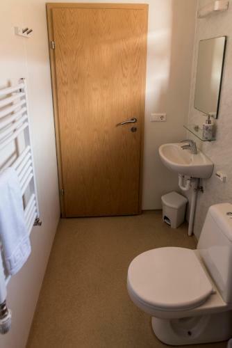 Hostal Guesthouse Brekka