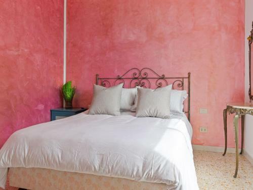 Inviting Farmhouse In San Venanzo With Garden