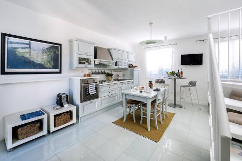 San Vito Lo Capo Villa Sleeps 9 With Air Con