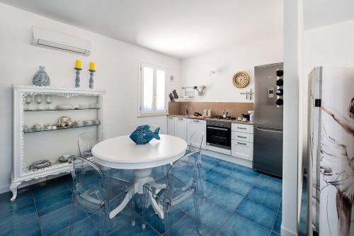 San Vito Lo Capo Villa Sleeps 9 With Air Con