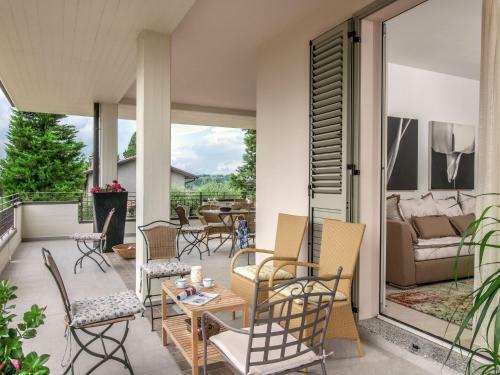 Villa Alluring Apartment In Tavullia With Swimming Pool