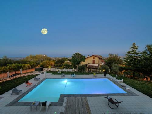 Villa Alluring Apartment In Tavullia With Swimming Pool