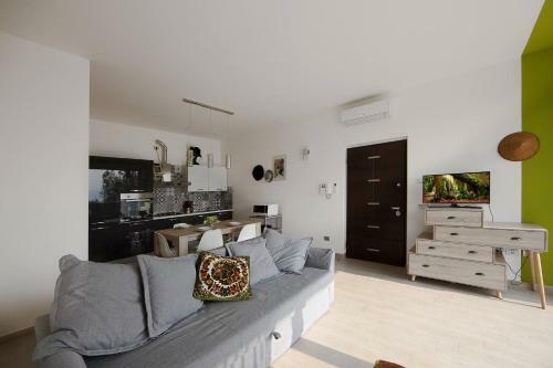 Three-room Apartment Groppello - Green With Large Lake View Terrace