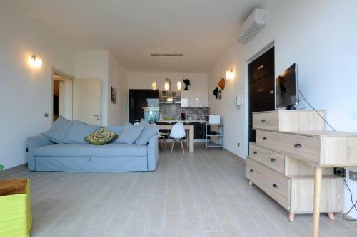 Three-room Apartment Groppello - Green With Large Lake View Terrace