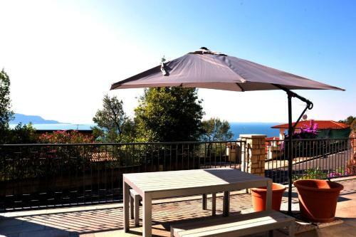 Three-room Apartment Groppello - Green With Large Lake View Terrace
