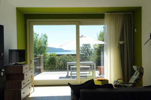 Three-room Apartment Groppello - Green With Large Lake View Terrace