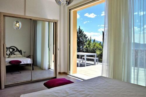 Three-room Apartment Groppello - Green With Large Lake View Terrace