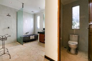 Hotel Aleesha Villas & Deluxe Suites