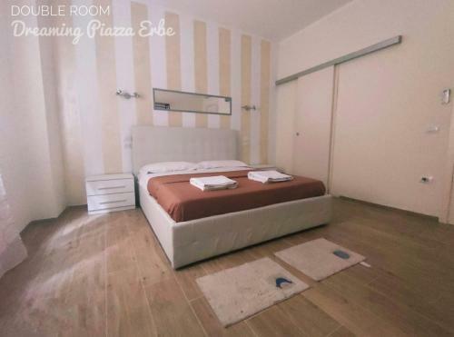 Hostal Dreaming Piazza Erbe Rooms