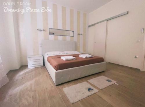 Hostal Dreaming Piazza Erbe Rooms