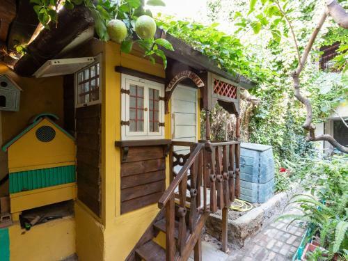 Appealing Villa In Villa San Giovanni With Garden