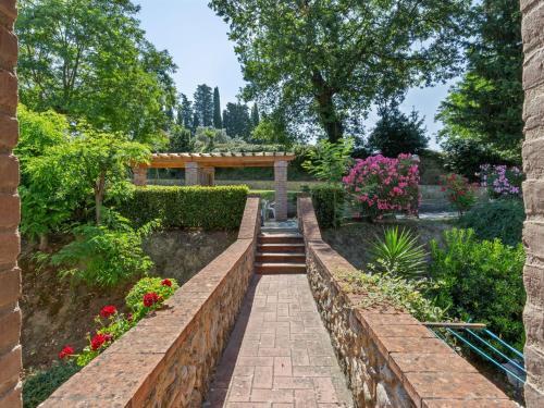 Tranquil Holiday Home In Volterra With Swimming Pool
