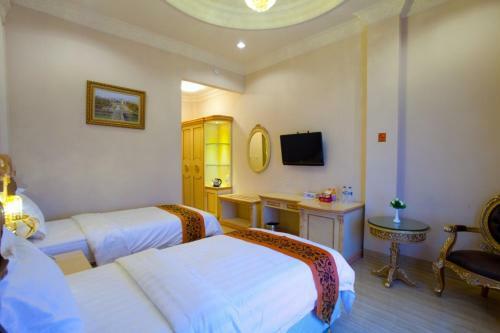 Hotel Grand Town