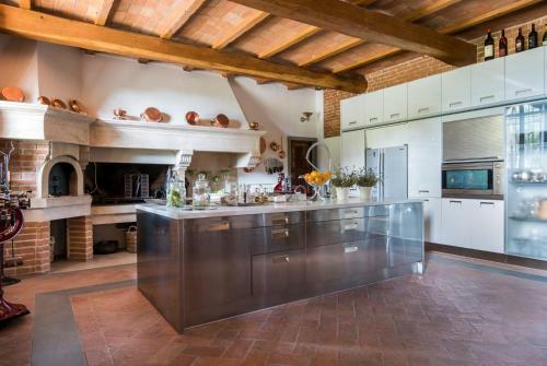 Le Colonne Villa Sleeps 16 Pool Air Con Wifi