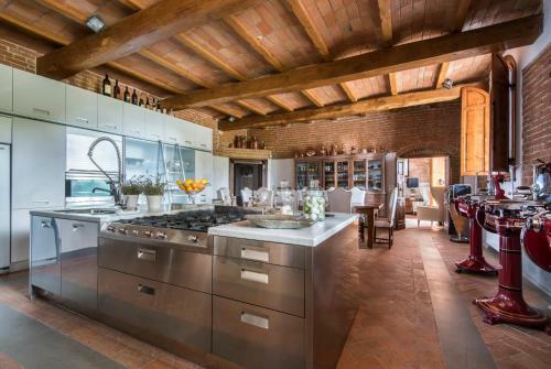 Le Colonne Villa Sleeps 16 Pool Air Con Wifi