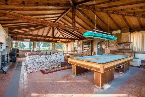 Le Colonne Villa Sleeps 16 Pool Air Con Wifi