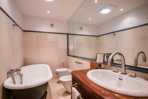 Le Colonne Villa Sleeps 16 Pool Air Con Wifi