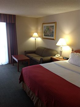Hotel Holiday Inn Visalia